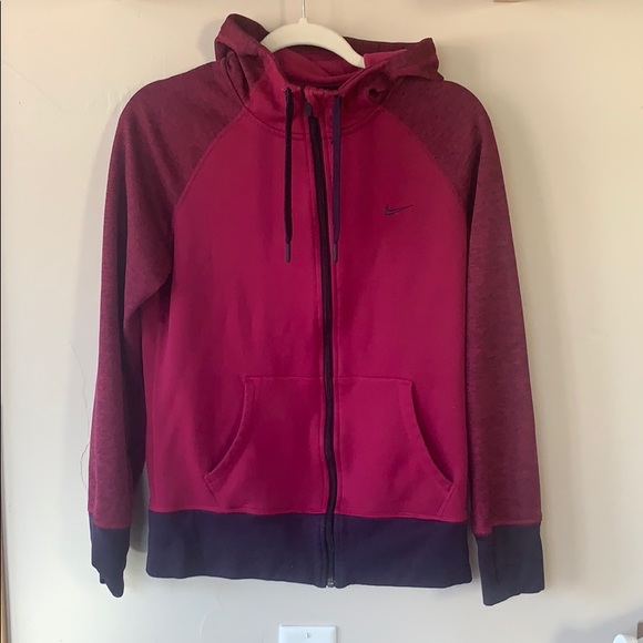 Nike Tops - Nike Therma-Fit hoodie